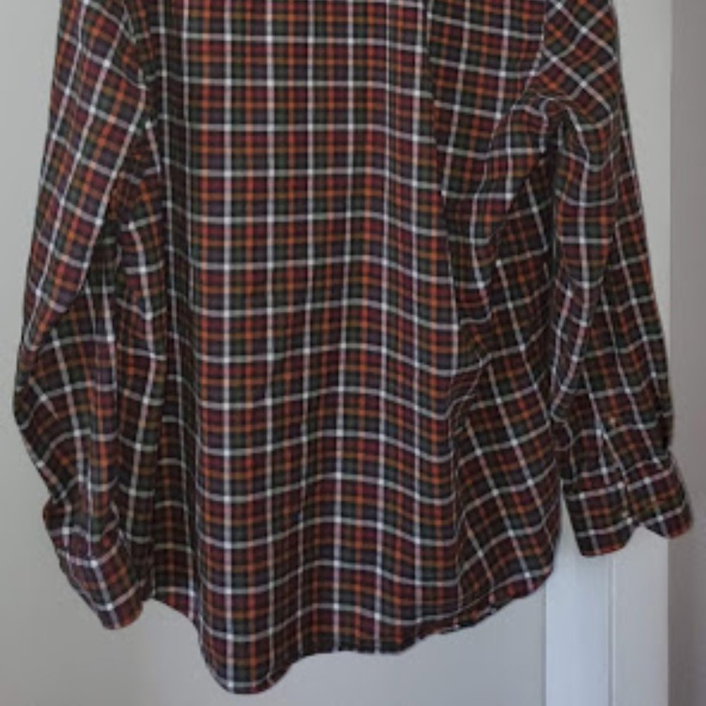 Button Down - Picture 4 of 4